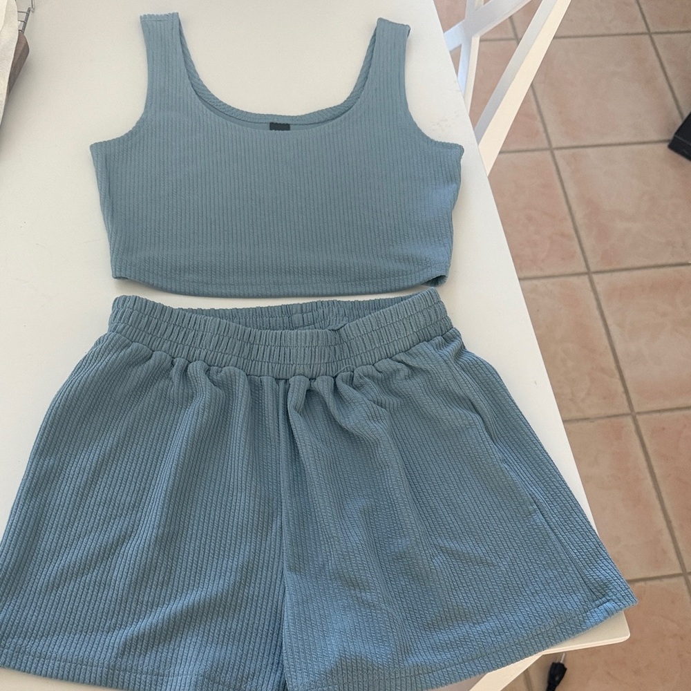 Women’s 2 piece tank & shorts